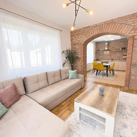 Apartment Luxurious And Cosy Brick - Free Private Parking *