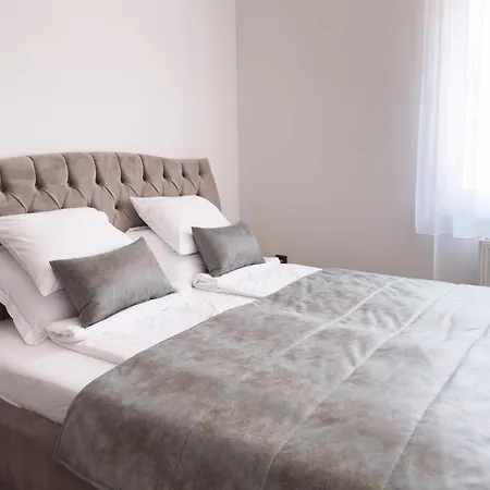 Apartment Luxurious And Cosy Brick - Free Private Parking