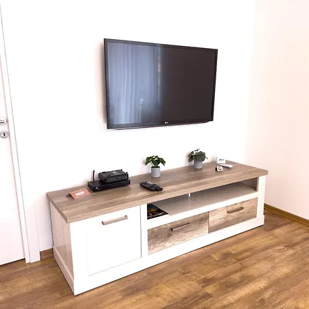 Luxurious And Cosy Brick - Free Private Parking Apartman *