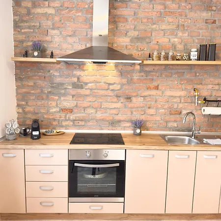 Luxurious And Cosy Brick - Free Private Parking 아파트 *