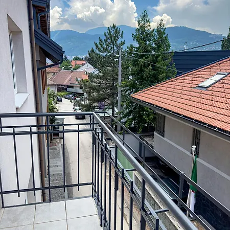 Luxurious And Cosy Brick - Free Private Parking *