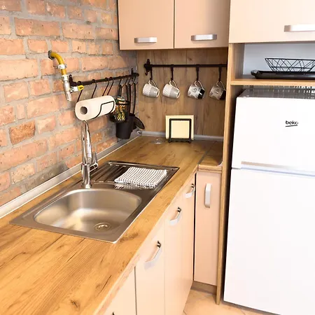 Apartman Luxurious And Cosy Brick - Free Private Parking