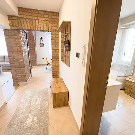 아파트 Luxurious And Cosy Brick - Free Private Parking