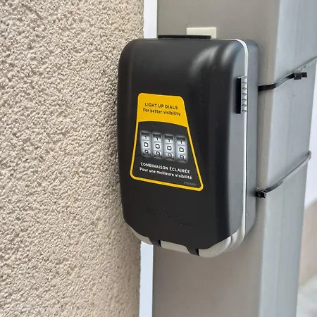 Luxurious And Cosy Brick - Free Private Parking Apartment Sarajevo